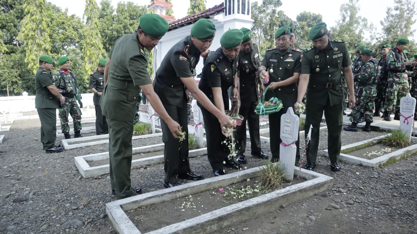 Peringati Hari Juang TNI AD ke 77 Tahun 2022, Dandim Pemalang Pimpin Ziarah Rombongan di TMP Jayana Sureng Yudha